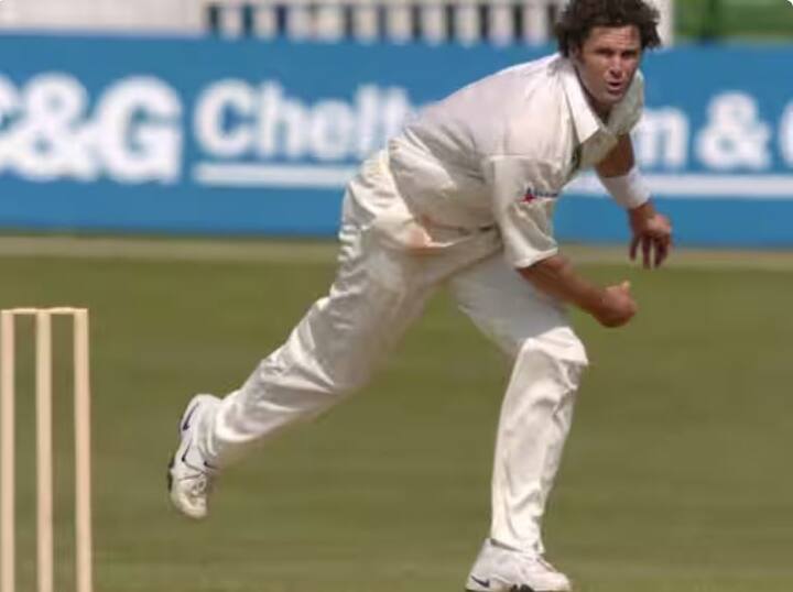 ਕ੍ਰਿਸ ਕ੍ਰੇਨਜ਼ ਆਪਣੇ ਸਮੇਂ ਦੌਰਾਨ ਦੁਨੀਆ ਦੇ ਸਭ ਤੋਂ ਵਧੀਆ ਆਲਰਾਊਂਡਰਾਂ ਵਿੱਚੋਂ ਇੱਕ ਸੀ। ਉਸ ਨੇ ਨਿਊਜ਼ੀਲੈਂਡ ਨੂੰ ਕਈ ਇਤਿਹਾਸਕ ਮੈਚ ਜਿੱਤੇ। ਪਰ ਕ੍ਰਿਕਟ ਤੋਂ ਸੰਨਿਆਸ ਲੈਣ ਤੋਂ ਬਾਅਦ ਉਹ ਗਰੀਬੀ ਨੇ ਘੇਰ ਲਿਆ। ਇਸ ਦੌਰਾਨ ਉਹ ਬੀਮਾਰ ਵੀ ਹੋ ਗਿਆ। ਉਸ ਨੇ ਆਪਣੇ ਪਰਿਵਾਰ ਦਾ ਗੁਜ਼ਾਰਾ ਚਲਾਉਣ ਲਈ ਟਰੱਕ ਚਲਾਉਣਾ ਸ਼ੁਰੂ ਕਰ ਦਿੱਤਾ।