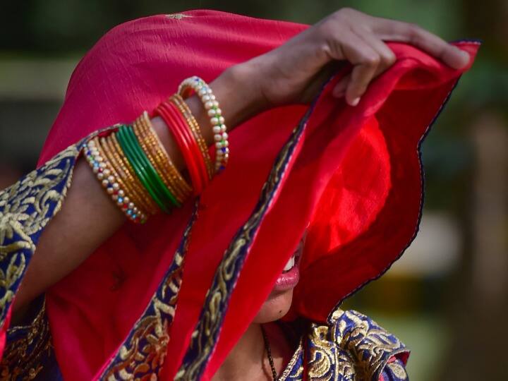 आईएमडी के एक वरिष्ठ मौसम वैज्ञानिक ने कहा कि पश्चिमी हिमालयी क्षेत्र को प्रभावित करने वाले पश्चिमी विक्षोभ के कम होने के बाद अगले दो दिनों में उत्तर-पश्चिम भारत में तापमान में दो डिग्री सेल्सियस की गिरावट आने की संभावना है.(फोटो-PTI)