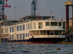 River Cruise: गुवाहाटी पहुंचा दुनिया का सबसे लंबा रिवर क्रूज, लग्जरी होटल से कम नहीं 'गंगा विलास', देखें तस्वीरें