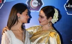 Rekha-Alia Bhatt: মাঝখানে ব্যবধান কয়েক দশকের, রেড কার্পেটে মিশল অতীত ও বর্তমান, আলিয়াকে আদরে ভরিয়ে দিলেন রেখা