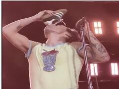 'Why Did I Have To See This?': Social Media Reacts After Harry Styles Drinks Out Of Shoe During Australia Concert