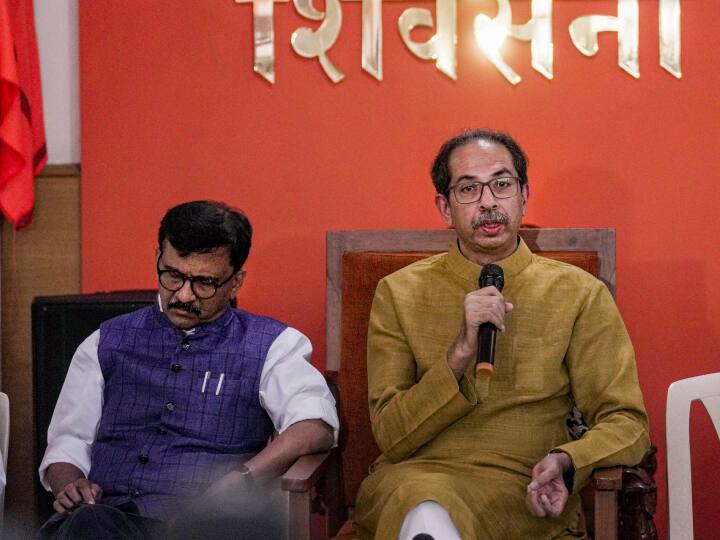 Shiv Sena Symbol Row Uddhav Thackeray master plan will run two campaign to strengthen party in maharashtra Shiv Sena Symbol Row: शिवसेना-सिंबल जाने के बाद उद्धव ठाकरे का मास्टर प्लान, पार्टी को मजबूत करने के लिए उठाएंगे ये कदम