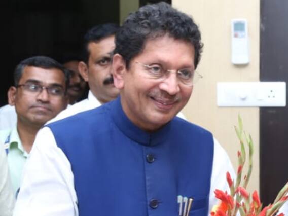 Shiv Sena Symbol Row: 'हम उद्धव गुट से जुड़ी कोई संपत्ति नहीं चाहते, बाला साहेब...', एकनाथ शिंदे गुट ने किया ये दावा Shiv Sena Symbol Row: 'हम उद्धव गुट से जुड़ी कोई संपत्ति नहीं चाहते, बाला साहेब...', एकनाथ शिंदे गुट ने किया ये दावा