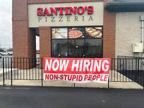 weird job advertisement now hiring non stupid people ohio pizza shop hiring sign Viral News: 'ਜੋ ਮੂਰਖ ਨਹੀਂ ਹਨ ਉਹਨਾਂ ਲਈ ਨੌਕਰੀਆਂ!' ਪੀਜ਼ਾ ਸ਼ਾਪ 'ਤੇ ਦਿਖਾਇਆ ਗਿਆ ਭਰਤੀ ਦਾ ਅਜੀਬ ਇਸ਼ਤਿਹਾਰ, ਦੇਖ ਕੇ ਲੋਕਾਂ ਨੂੰ ਆਈਆ ਗੁੱਸਾ