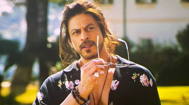 शाहरुख खान खऱ्या अर्थाने जगभरातील बॉक्स ऑफिसवरचा बादशाह ठरला आहे.