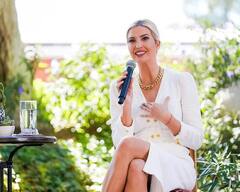 Ivanka Trump: યુએસના પૂર્વ રાષ્ટ્રપતિ ડોનાલ્ડ ટ્રમ્પની પુત્રી સુંદરતામાં હીરોઇનોને પણ આપે છે ટક્કર, જુઓ તસવીરો
