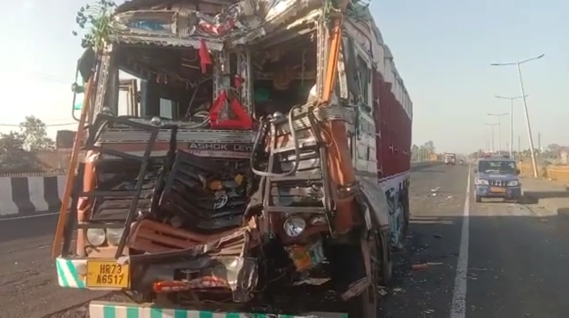 Guna Accident: NH46 पर भीषण सड़क हादसा, ग्वालियर जा रही बस और ट्रक में टक्कर, 2 की मौत कई घायल