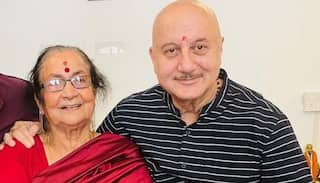 Anupam Kher Surprise Mother: અનુપમ ખેરે શેર કર્યો માતાનો વીડિયો, કહ્યું દુલારીને સૌથી વધુ શું ગમે છે