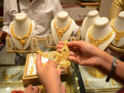Gold Silver Price Today february 22 gold silver price today in chennai Gold, Silver Price: ஹேப்பி நியூஸ் மக்களே...தங்கம் விலையில் மாற்றமில்லை...இன்றைய நிலவரம் இதுதான்..