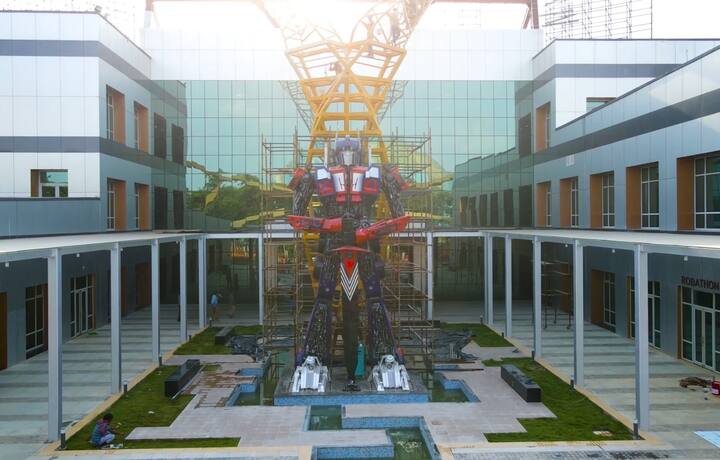 107 હેક્ટરમાં ફેલાયેલી આ સાયન્સ સિટીની મુલાકાત ગુજરાતના ગ્રામ્ય તેમજ શહેરી વિસ્તારના બાળકો લઈ રહ્યા છે અને તે વિજ્ઞાનની વિસ્મયભરી દૂનિયાનો અહેસાસ કરે છે