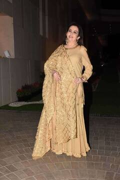 Ambani Family Holi Party: साल 2022 में अंबानी परिवार की होली मिलन पार्टी थी बेहद खास, बॉलीवुड सितारों ने खूब मचाया धमाल, देखिए तस्वीरें