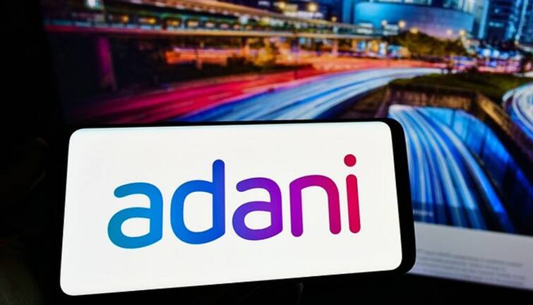 All 10 shares of Adani Group declined, Shares of Flagship Company Enterprises fell by more than 7%; Sensex down 450 points Adani Stock Crash: અદાણી ગ્રૂપની તમામ 10 કંપનીના શેરમાં કડાકો, માર્કેટ કેપમાં ₹40,000 કરોડથી વધુનો ઘટાડો