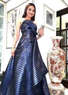 ਅਜੇ ਦੇਵਗਨ ਦੀ ਹੀਰੋਇਨ ਮਧੂ ਸ਼ਾਹ 12 ਸਾਲ ਬਾਅਦ ਵਾਪਸੀ ਕਰ ਰਹੀ ਹੈ, 53 ਸਾਲ ਦੀ ਉਮਰ 'ਚ ਵੀ ਲੱਗ ਰਹੀ ਹੈ ਬੇਹੱਦ ਖੂਬਸੂਰਤ