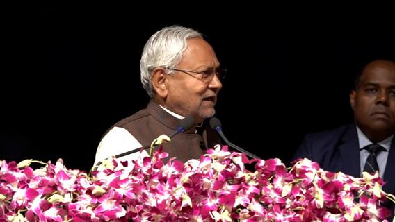 Bihar CM Nitish Kumar Angry | Is This England : రైతుకు క్లాస్ పీకిన నితీశ్