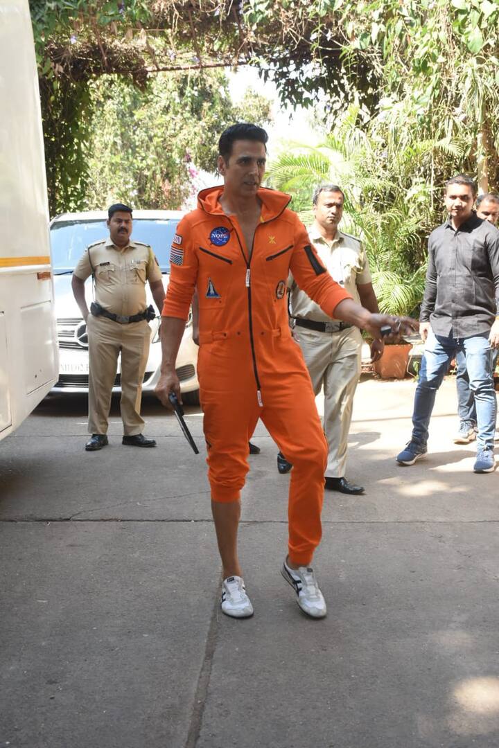 आपको जानकर हैरानी होगी कि बॉलीवुड को कई सुपरहिट फिल्में देने वाले अक्षय कुमार ने हाल ही में गिनीज वर्ल्ड रिकॉर्ड तोड़ दिया है.