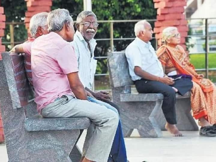 Fixed deposit Vs SCSS Senior Citizen Savings Scheme which is better FD Vs SCSS: ఫిక్స్‌డ్‌ డిపాజిట్‌ లేదా పోస్టాఫీస్‌ స్కీమ్‌ - తెలివైన పెట్టుబడి మార్గం ఏది?