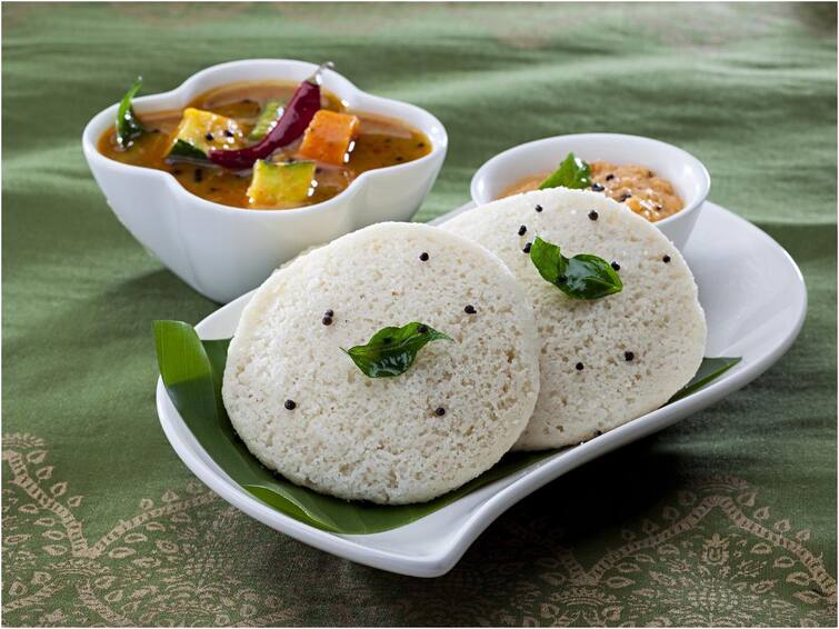 Onam Celebration man chokes to death during idly Idli eating competition in kerala - TNN Kerala Shocker : தொண்டையில் இட்லி சிக்கி லாரி டிரைவர் உயிரிழப்பு.. சாப்பிடும் போட்டியில் நேர்ந்த சோகம்