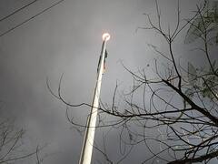 दिल्ली में बदला मौसम का मिजाज, सुबह आसमान में छाए बादल, हर तरफ दिखी धुंध