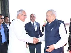 रायपुर पहुंचे छत्तीसगढ़ के नए राज्यपाल बिस्वा भूषण हरिचंदन, सीएम भूपेश बघेल ने किया स्वागत
