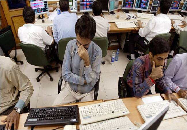 Stock Market Crash: Factors that led to the fall in Indian markets Stock Market Crash: શેરબજારમાં કેમ બોલ્યો 927 પોઇન્ટનો કડાકો ? આ કારણો છે જવાબદાર