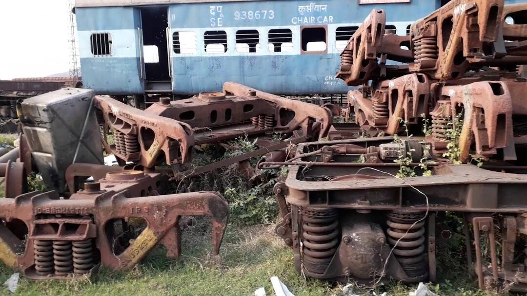 Indian Railway Scrapping Policy: સફાઈની સાથે કમાણી! રેલવેએ ભંગારમાંથી રૂ. 4874 કરોડની કમાણી કરી Scrapping Policy: Indian Railways Earned Rs 4874 crores from scrap Indian Railway Scrapping Policy: સફાઈની સાથે કમાણી! રેલવેએ ભંગારમાંથી રૂ. 4874 કરોડની કમાણી કરી