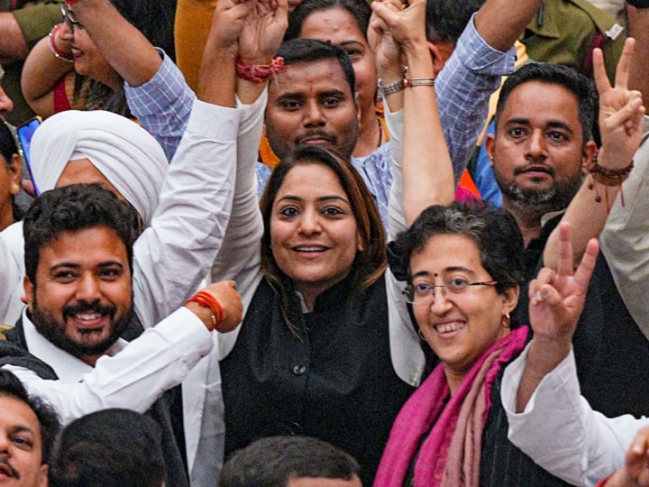 पहले तीन मेयर की ओर से दिल्ली नगर निगम की कमान संभाली जाती थी, लेकिन इस बार एक मेयर पर पूरी दिल्ली के निचले सदन को चलाने की जिम्मेदारी होगी.