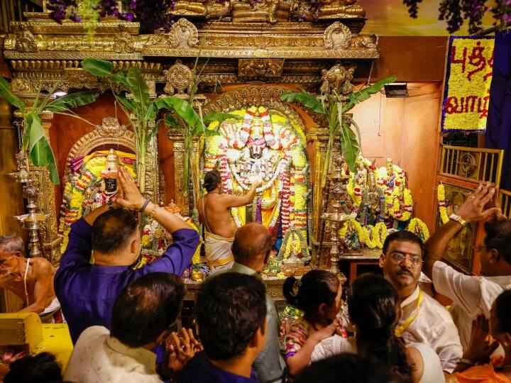 public celebrates tamil newyear by visiting temple in early morning Tamil New Year: சோபகிருது தமிழ்ப் புத்தாண்டு.. அதிகாலையில் கோயில்களில் குவிந்த பக்தர்கள்..