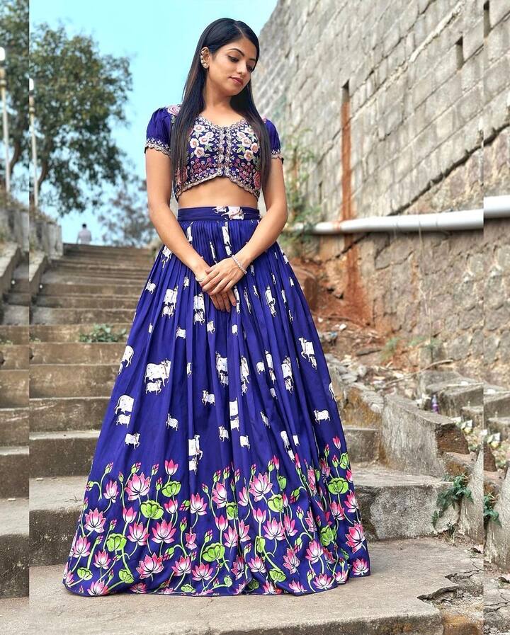 కర్ణాటకలోని మైసూరుకు చెందిన ఈ అమ్మాయి డాక్టర్ కావాలని కలలు కంది. మొదట కన్నడ సీరియల్స్ లో నటించి ఆ తర్వాత తెలుగులో ఎంట్రీ ఇచ్చింది.