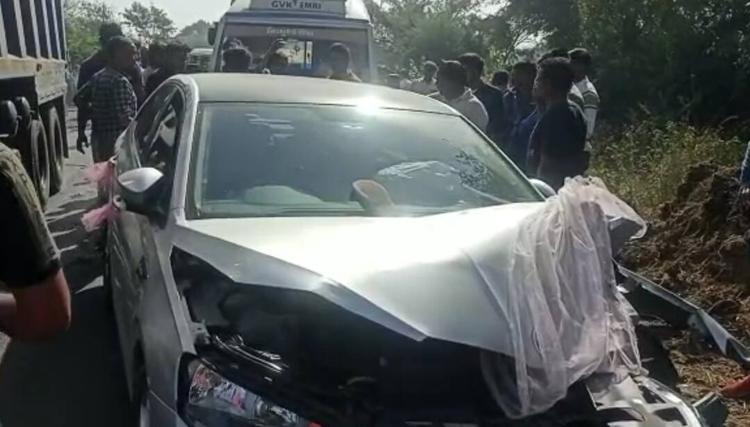 Road Accident: અરવલ્લીમાં કાર અને બાઇક વચ્ચે અકસ્માત, ઘટનાસ્થળે ત્રણના મોત Three people were killed in an accident between a car and a bullet in Aravalli Road Accident: અરવલ્લીમાં કાર અને બાઇક વચ્ચે અકસ્માત, ઘટનાસ્થળે ત્રણના મોત