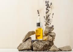 Patchouli Oil: सेलेब्स का ब्यूटी सीक्रेट है ये आयुर्वेदिक तेल, जानिए इसके अमेजिंग फायदे