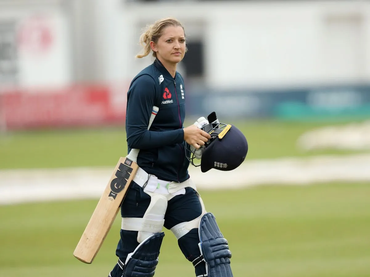 Sarah Taylor - Diana: பெற்றோராக போகும் இங்கிலாந்து முன்னாள் கிரிக்கெட் வீராங்கனை..! கர்ப்பிணி மனைவி புகைப்படத்தை பகிர்ந்து மகிழ்ச்சி..!