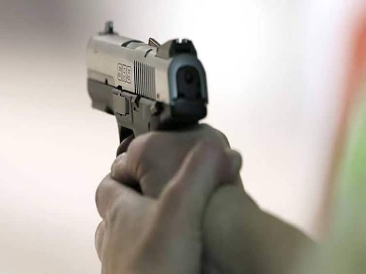 CHENNAI: Female SI gun shot on rowdy Surya in Ayanavaram area சென்னை: சினிமா பாணியில் ரவுடியை சுட்டுபிடித்த பெண் எஸ்.ஐ.! காரணமும் சம்பவமும்!