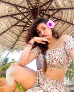 Deepika Pilli: దీపిక పిల్లి చెవిలో పువ్వు - అందుకే, నిబ్బాలకు అంత లవ్వు!