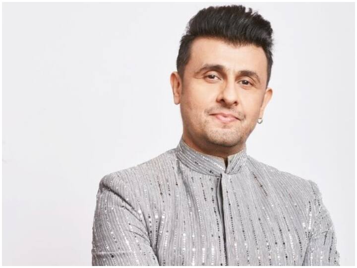 Sonu Nigam shared happy times video of his Mumbai concert in this event singer was attacked for selfie Sonu Nigam ने मुंबई कॉन्सर्ट की अनसीन वीडियो की शेयर, इसी इवेंट में हुआ था ‘सेल्फी’ के लिए हंगामा