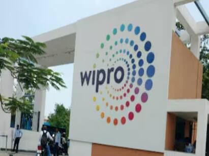 Salary Cut in Wipro: wipro company freshers to join at half salary instead of earlier offered package Salary Cut: વિપ્રૉએ આ લોકોની સેલેરી કરી દીધી એકએક અડધી, કંપની વિરુદ્ધ લોકોમાં ગુસ્સો