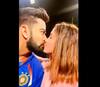 Virat Kohli: तिने थेट विराट कोहलीच्या गळ्याभोवती हात टाकला अन् किस घेतला, कॅमेराने हा क्षण टिपला... नेटिझन्स म्हणाले, हे काय चाललंय? 