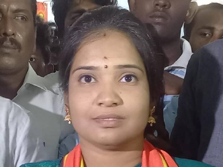 Case registered against Erode East election Naam Tamilar Katchi candidate   for violation of election rules Erode East Bypoll: நெருங்கும் ஈரோடு கிழக்கு இடைத்தேர்தல்.. நாம் தமிழர் கட்சி வேட்பாளர் மேனகா மீது திடீர் வழக்குப்பதிவு