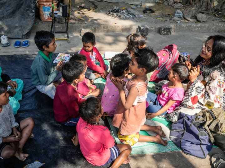 New Education Policy: केंद्र सरकार ने बच्चों के दाखिले की उम्र बदली, जानें नया नियम New Education Policy Centre asks to all States to make 6 year minimum age to class one admission New Education Policy: केंद्र सरकार ने बच्चों के दाखिले की उम्र बदली, जानें नया नियम