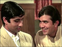 'आनंद' से लेकर 'चुपके चुपके' तक ये रही ऋषिकेश मुखर्जी के बेस्ट मूवीज, ओटीटी पर उठाएं इनका लुत्फ