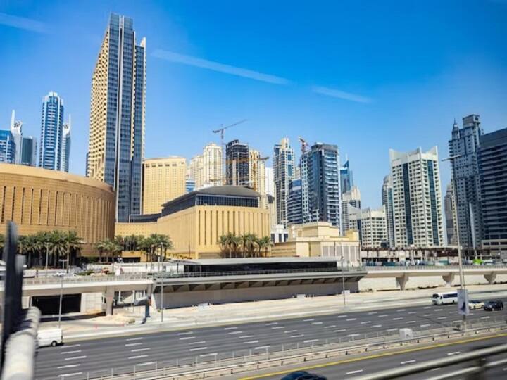 इसमें आप दुबई के अलावा अबू धाबी घूमने का मौका भी मिलेगा. यह एक एयर टूर पैकेज है जिसमें आप 6 दिन और 5 रात का टूर इंजॉय कर सकते हैं.(PC: Freepik)