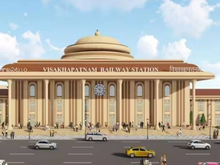 विशाखापट्टनम रेलवे स्टेशन को 446.41 करोड़ रुपये में विकसित करने की योजना है. यहां हर दिन 15,000 तक यात्री सफर करते हैं.