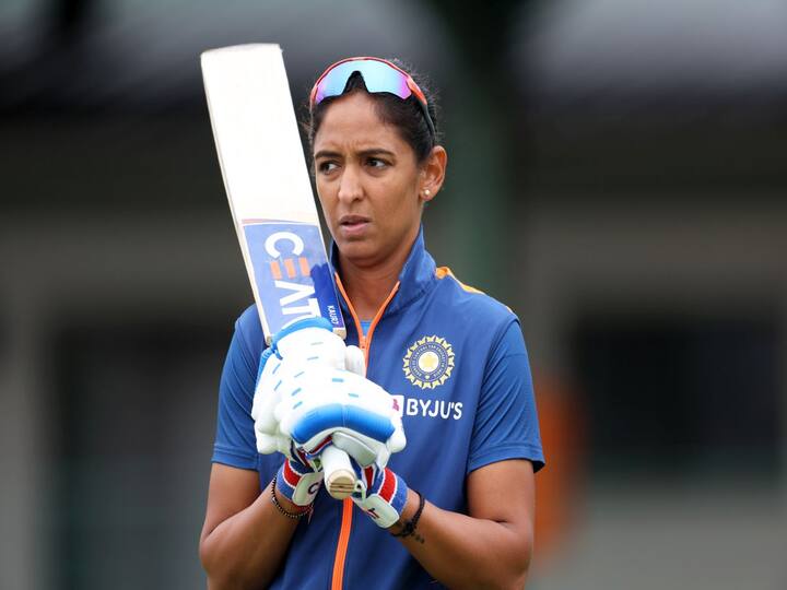 Wisden Cricketer of Year : भारतीय महिला क्रिकेटपटू हरमनप्रीत कौर विस्डन क्रिकेटर ऑफ द इयर पुरस्कार मिळवणारी पहिला महिला खेळाडू ठरली आहे.