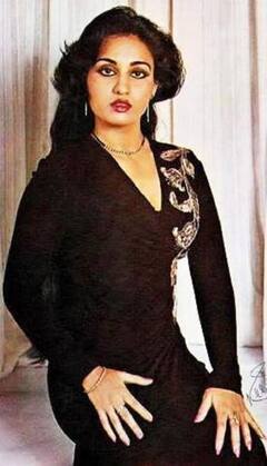 Reena Roy Life Story: पहले प्रेमी फिर पति से मिला धोखा, बॉलीवुड की इस हसीना ने रियल लाइफ में सहे कई सितम