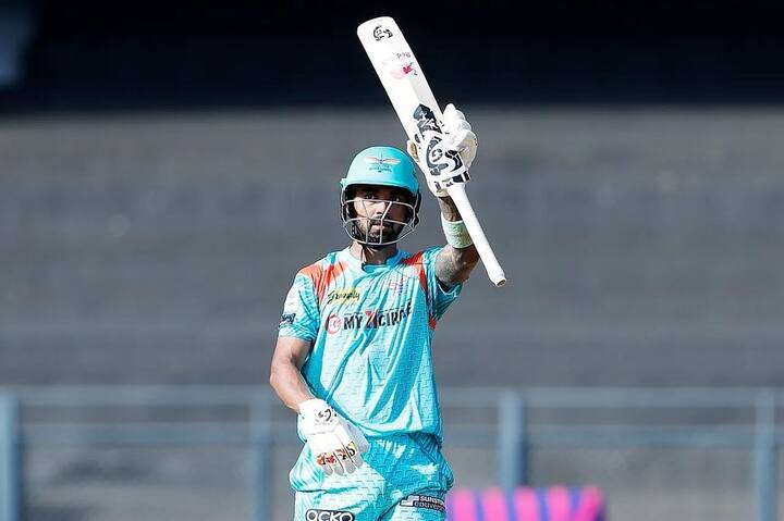 इसी बीच, हम आपको केएल राहुल से जुड़ा ऐसा किस्सा बताने जा रहे हैं, जो शायद ही आप जानते होंगे. केएल राहुल की मां आज भी उन्हें डिग्री न होने के लिए बाते सुनाती हैं. इस बात का खुलासा खुद केएल राहुल ने एक शो में किया था. (फोटो सोर्स- इंस्टाग्राम)