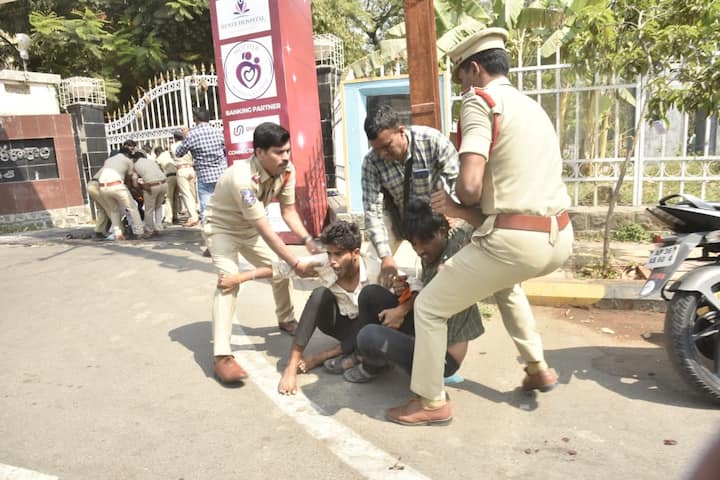 సీనియర్ వేధింపులు తాళలేక ఆత్మహత్యకు పాల్పడిన పీజీ వైద్య విద్యార్థిని ప్రీతి