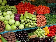 Vegetable Price: தொடர்ந்து உச்சத்தில் தக்காளியின் விலை.. மற்ற காய்கறிகளின் விலை என்ன? இன்றைய விலை பட்டியல் இதோ..