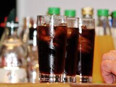 कोल्ड ड्रिंक से पड़ रहा है 'फर्टिलिटी' पर बुरा असर, लड़कों पर इस तरह डाल रही असर