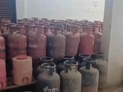 भिंड: सिलेंडर विस्फोट के दो दिन बाद गैस एजेंसी संचालक पर गिरी गाज, जिला प्रशासन ने सील किया गोदाम