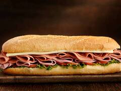 Chicken Sausage Sandwich Recipe: ब्रेकफास्ट से लेकर लंच में ट्राई कर सकते हैं 'चिकन सॉसेज सैंडविच', खाते ही कहेंगे वाह क्या स्वाद है