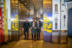 అమెరికాలో రామ్ చరణ్ సందడి, టీవీల్లో ఇంటర్వ్యూలు, ఫ్యాన్స్ తో సెల్ఫీలు